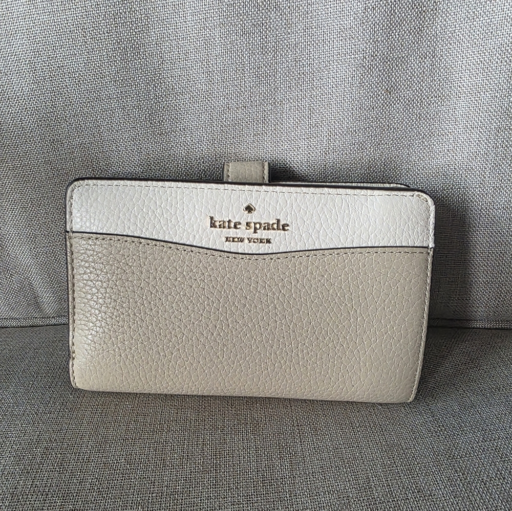 Kate Spade Beige and Off-White Wallet Compact Half Zip